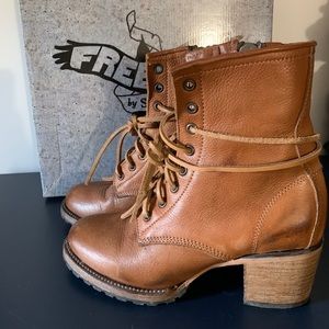 Freebird Cavalier Booties Tan